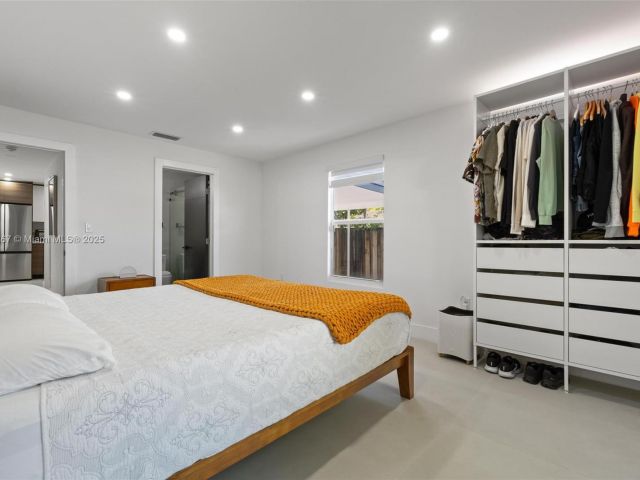 Home for sale at 4430 NW 1st Ave - photo 5932347