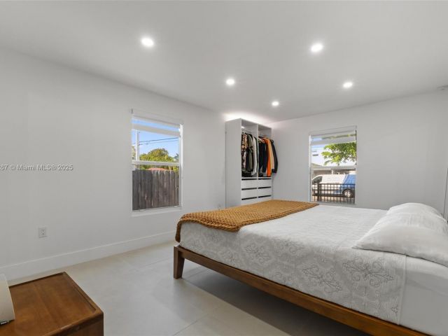 Home for sale at 4430 NW 1st Ave - photo 5932348