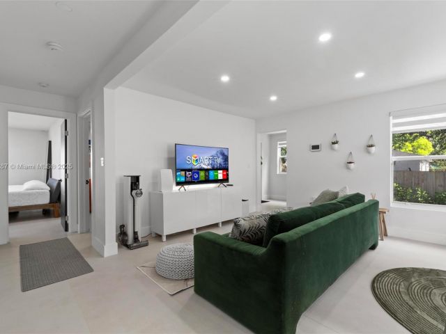 Home for sale at 4430 NW 1st Ave - photo 5932354