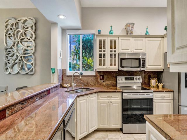 Home for sale at 1744 NE 9th St - photo 6053561