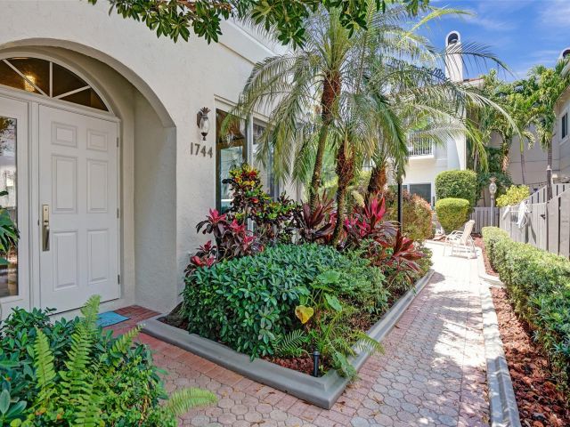 Home for sale at 1744 NE 9th St - photo 6053571