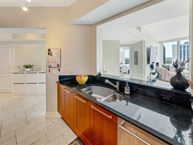 Apartment for sale  Unit #2401 - photo 5932993