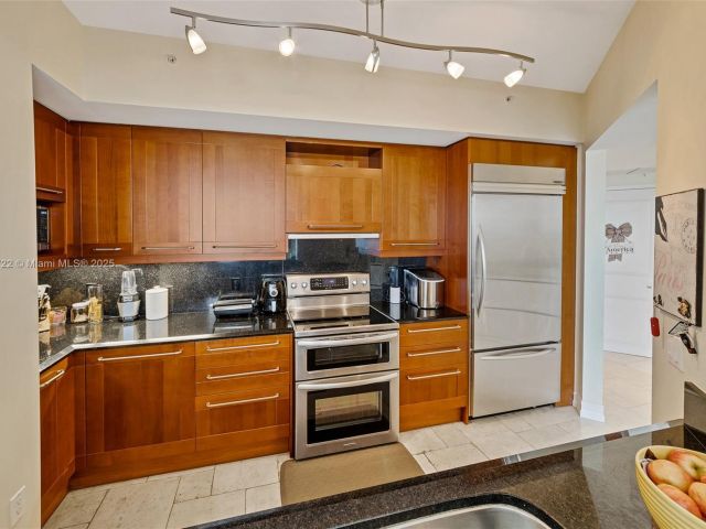 Apartment for sale  Unit #2401 - photo 5932994