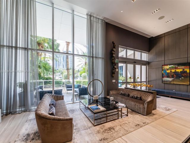 Apartment for sale  Unit #2401 - photo 5933000