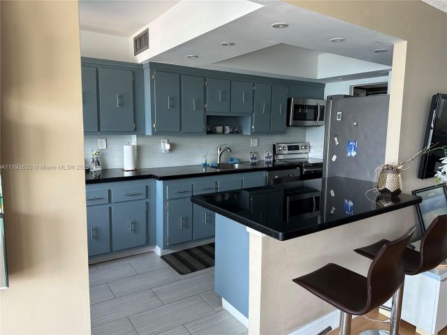 Apartment for sale  Unit #401 - photo 5964257