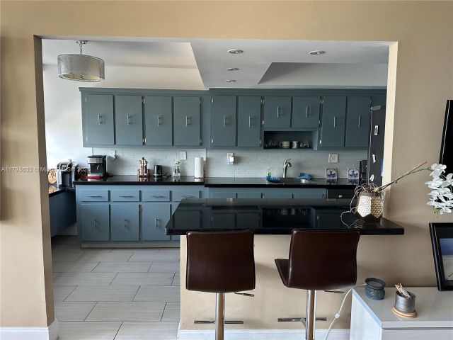 Apartment for sale  Unit #401 - photo 5964258