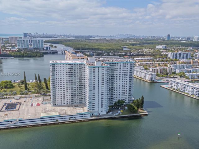 Apartment for sale  Unit #401 - photo 5964267