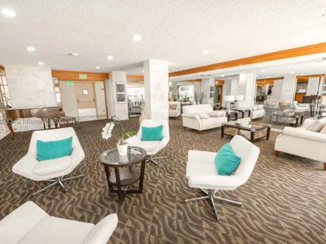 2-bedroom condo for sale in Sunny Isles Beach - 301 174th St 401 - MondialRealty