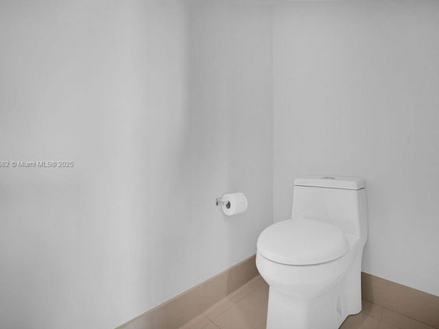 Apartment for sale  Unit #1004 - photo 5935264