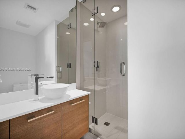 Apartment for sale  Unit #1004 - photo 5935265