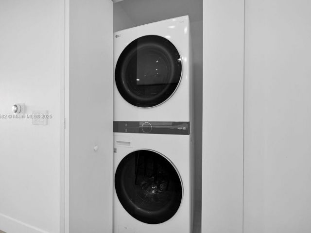 Apartment for sale  Unit #1004 - photo 5935266