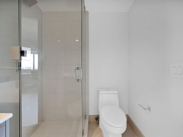 Apartment for sale  Unit #1004 - photo 5935267