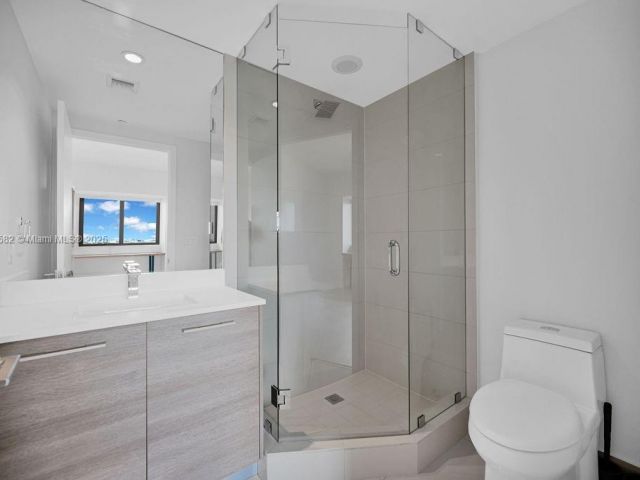 Apartment for sale  Unit #1004 - photo 5935268