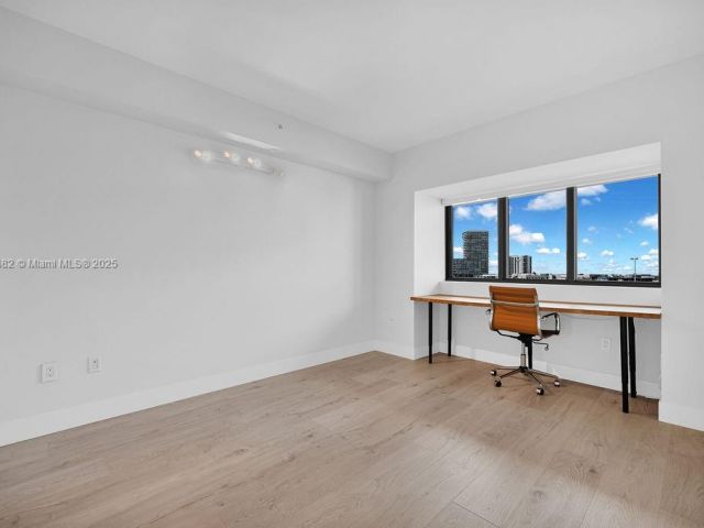 Apartment for sale  Unit #1004 - photo 5935271