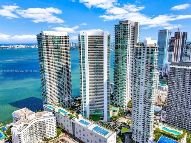 Apartment for sale  Unit #1004 - photo 5935277