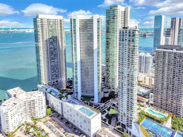 Apartment for sale  Unit #1004 - photo 5935278