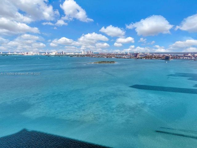 Apartment for sale  Unit #1004 - photo 5935281