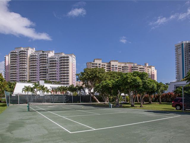 Home for rent at 258 Sea View Dr 3 - photo 5933389