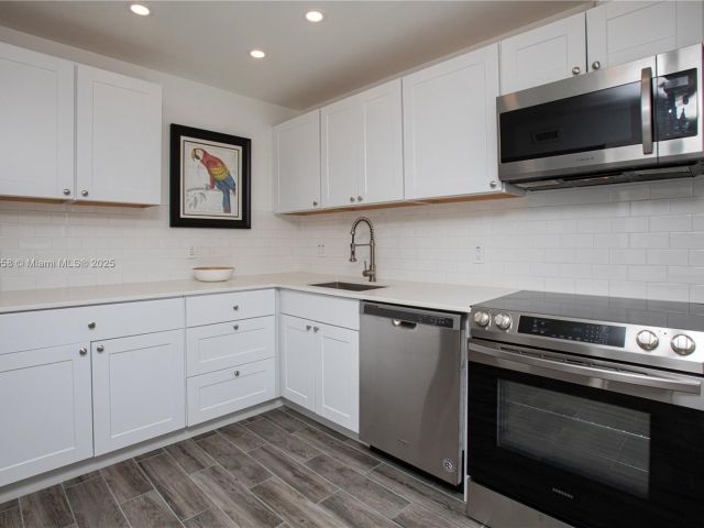 Home for rent at 258 Sea View Dr 3 - photo 5933395