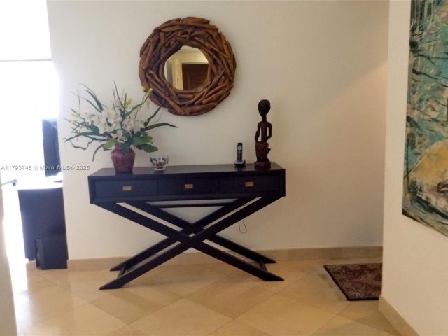 Apartment for rent  Unit #1004 - photo 5935139