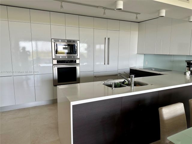 Apartment for rent  Unit #1004 - photo 5935143