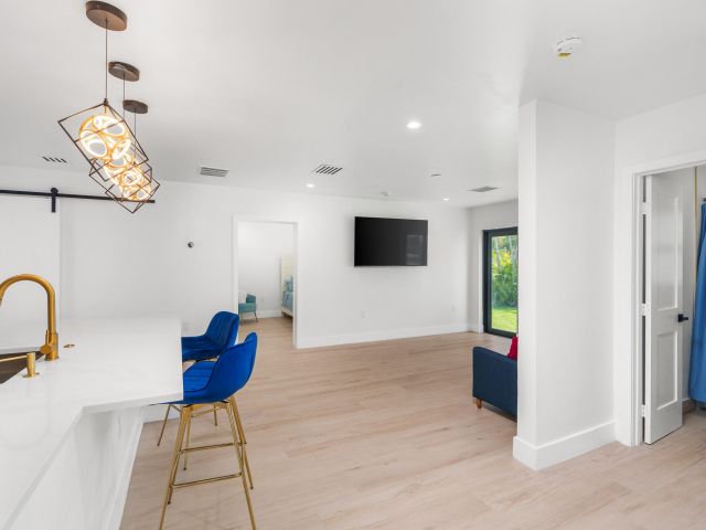 Home for sale at 303/305 De Carie - photo 5934155