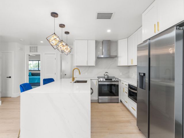 Home for sale at 303/305 De Carie - photo 5934163