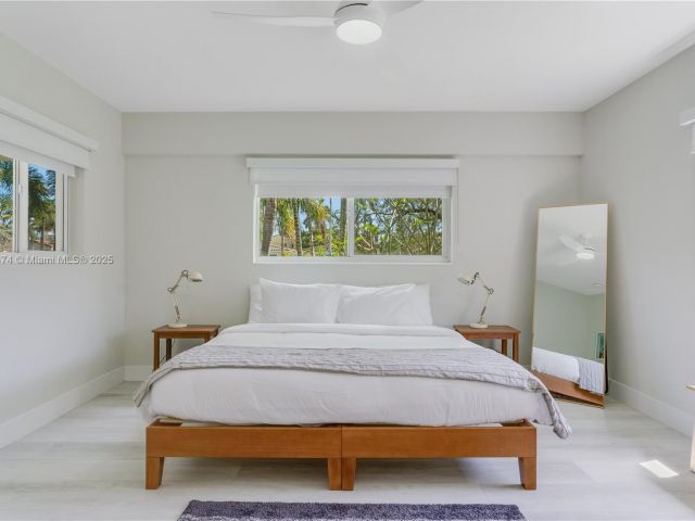 Home for rent at 819 Hollywood Blvd - photo 5934099