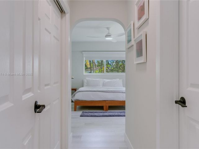 Home for rent at 819 Hollywood Blvd - photo 5934100