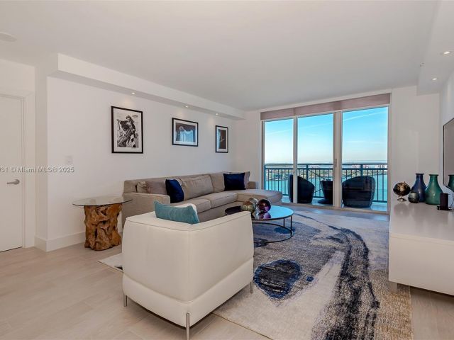 Apartment for rent  Unit #2410 - photo 5934606