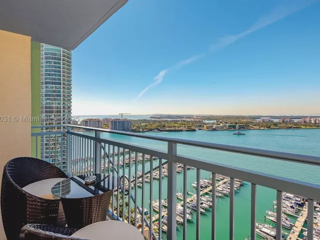 2-bedroom condo for rent in Miami Beach - 90 Alton Rd 2410 - MondialRealty
