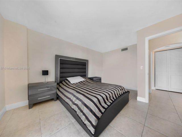 Apartment for sale  Unit #1403 - photo 6232146