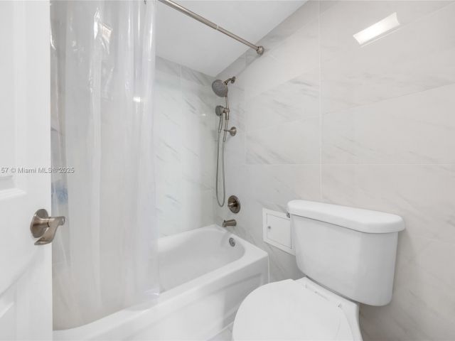 Apartment for sale  Unit #1403 - photo 6232148