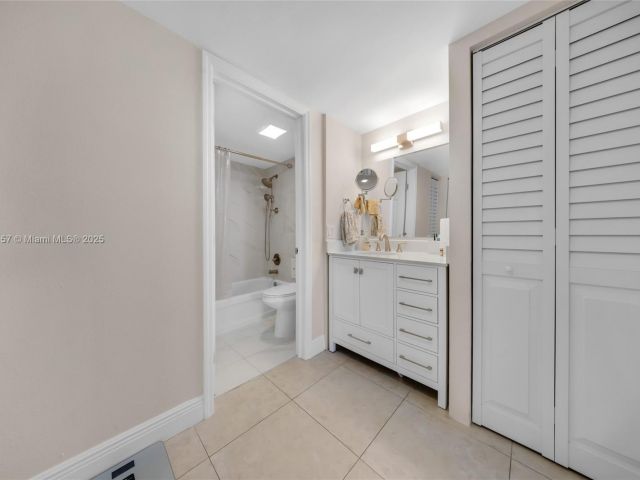 Apartment for sale  Unit #1403 - photo 6232149