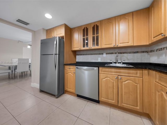 Apartment for sale  Unit #1403 - photo 6232152