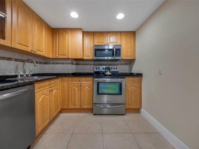 Apartment for sale  Unit #1403 - photo 6232153