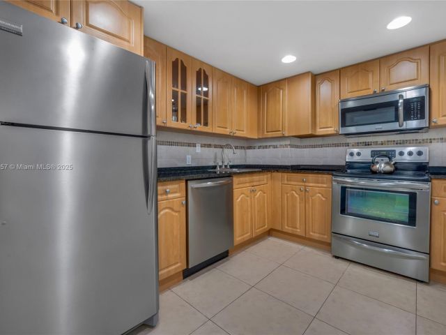 Apartment for sale  Unit #1403 - photo 6232154