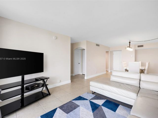 Apartment for sale  Unit #1403 - photo 6232159