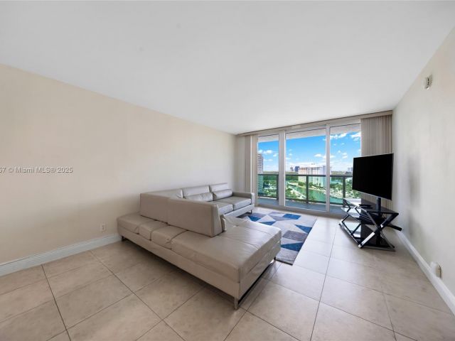 Apartment for sale  Unit #1403 - photo 6232162