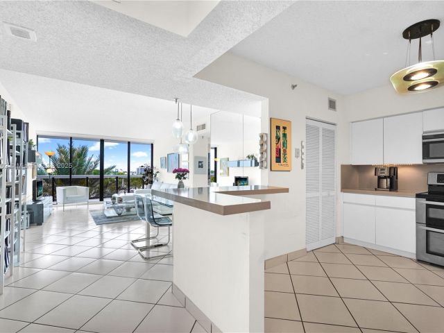 Apartment for sale  Unit #603 - photo 5934230