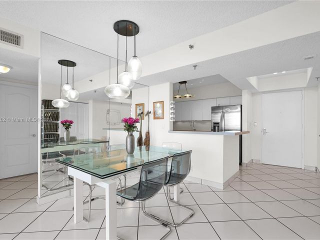 Apartment for sale  Unit #603 - photo 5934231