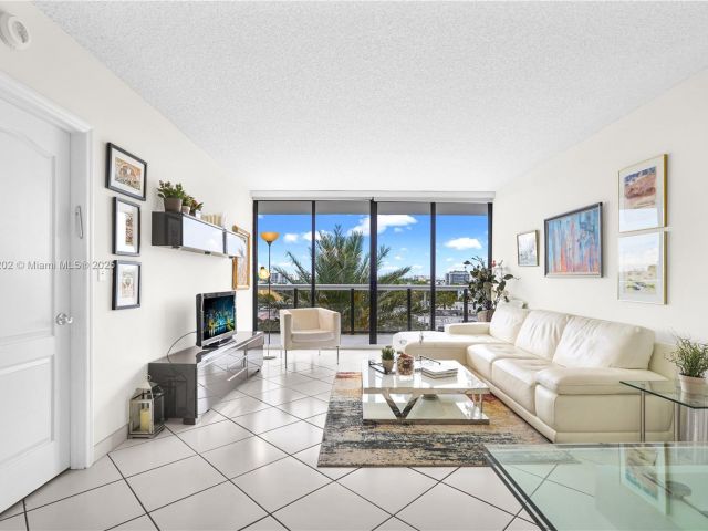 Apartment for sale  Unit #603 - photo 5934234