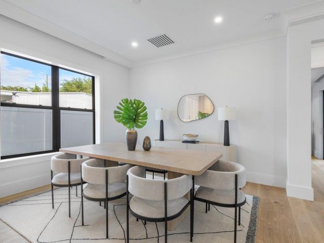 Home for sale at 731 SE 4th Avenue - photo 5935498