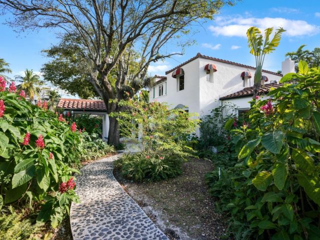 Home for sale at 3026 Flamingo Dr - photo 5943537