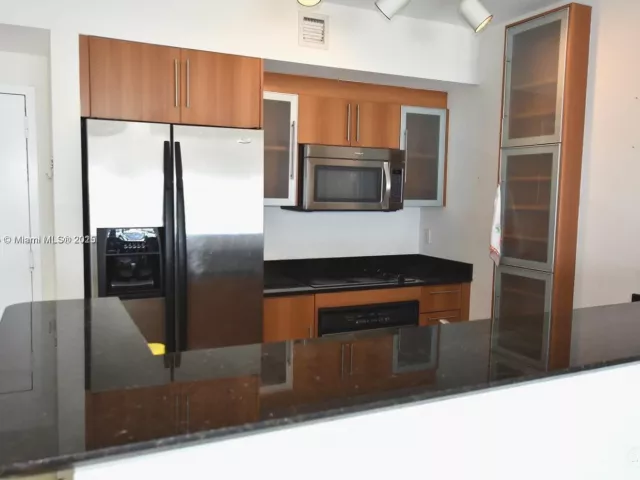 2-bedroom condo for sale in Miami - 325 S Biscayne Blvd 3822 - MondialRealty