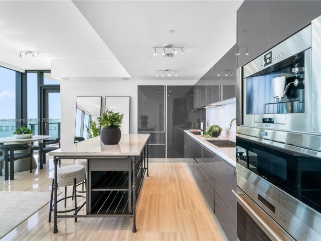 Apartment for sale  Unit #2703 - photo 5959958