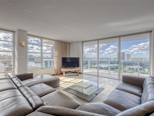 Apartment for sale  Unit #1606 - photo 5986281