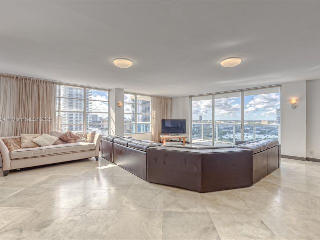 Apartment for sale  Unit #1606 - photo 5986282