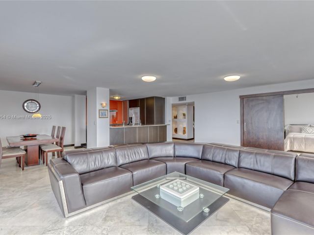 Apartment for sale  Unit #1606 - photo 5986283