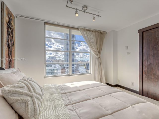 Apartment for sale  Unit #1606 - photo 5986287